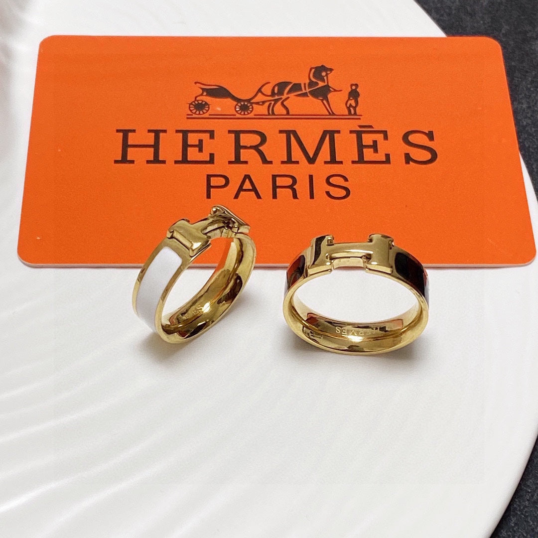 18K Vintage Clic Hermes Ring